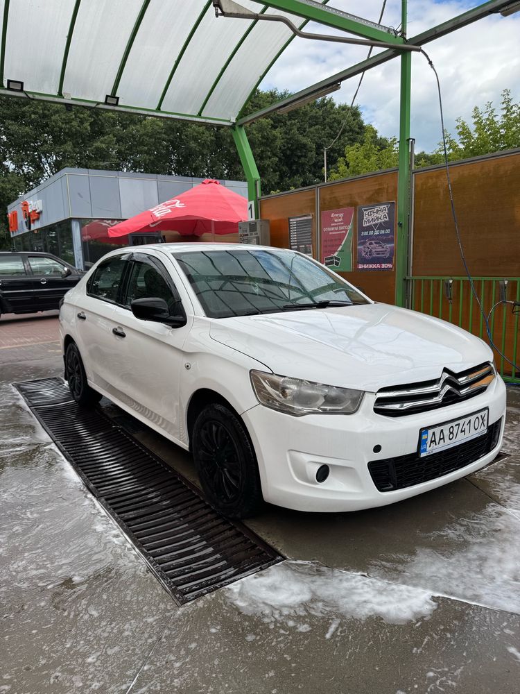 Citroen c-elysee дуже простий та економний авто з газом