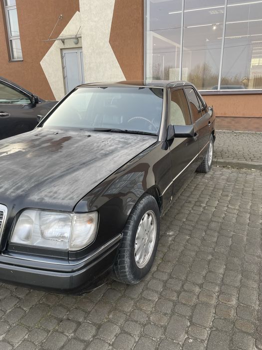 Mercedes E220 W124