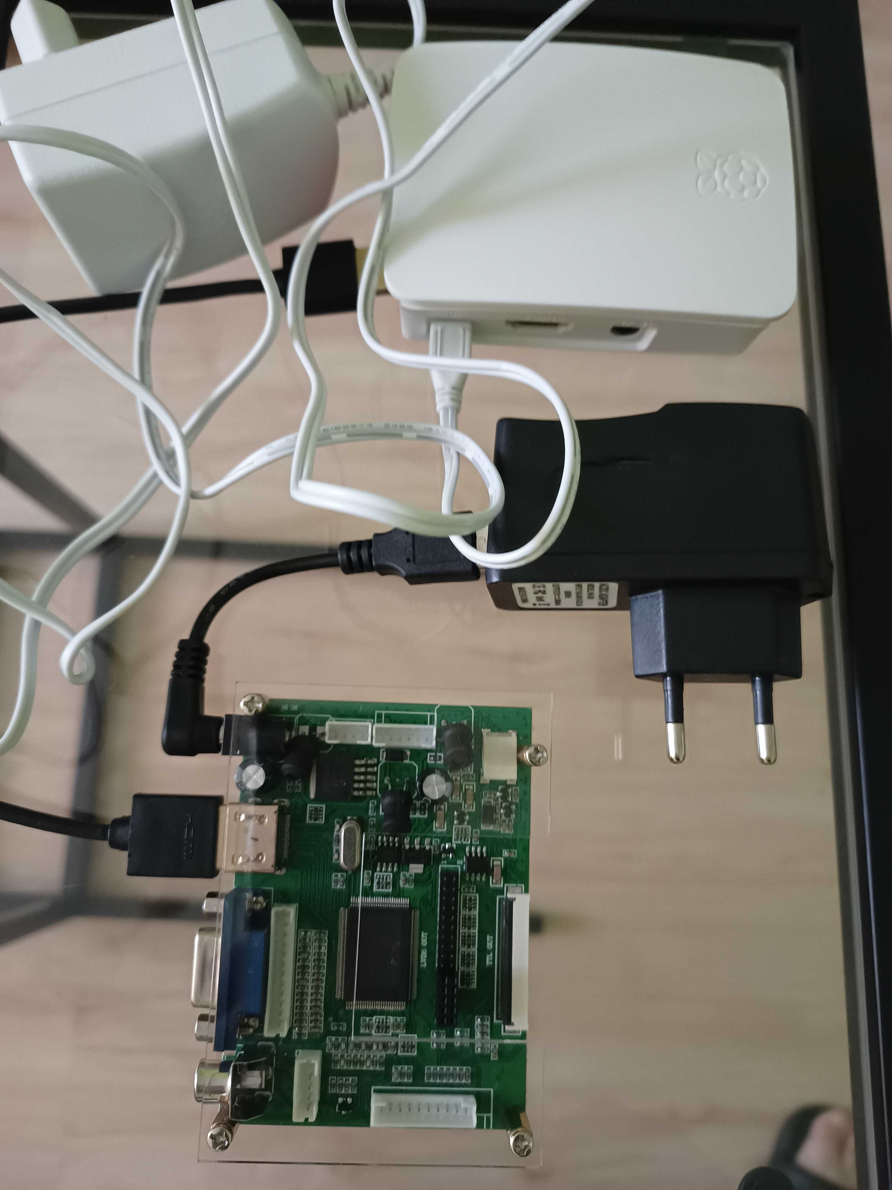 Ekran LCD TFT 10,1' klawiatura etui do Raspberry Pi 3+, 3, 2, B+