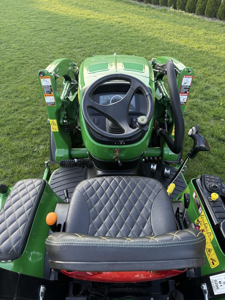 John Deere 3038r