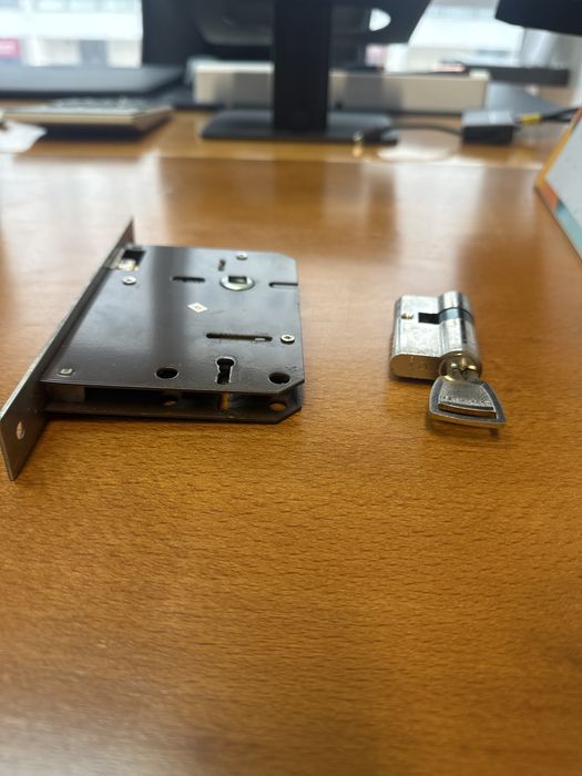 Conjunto de Duas Fechaduras com chaves