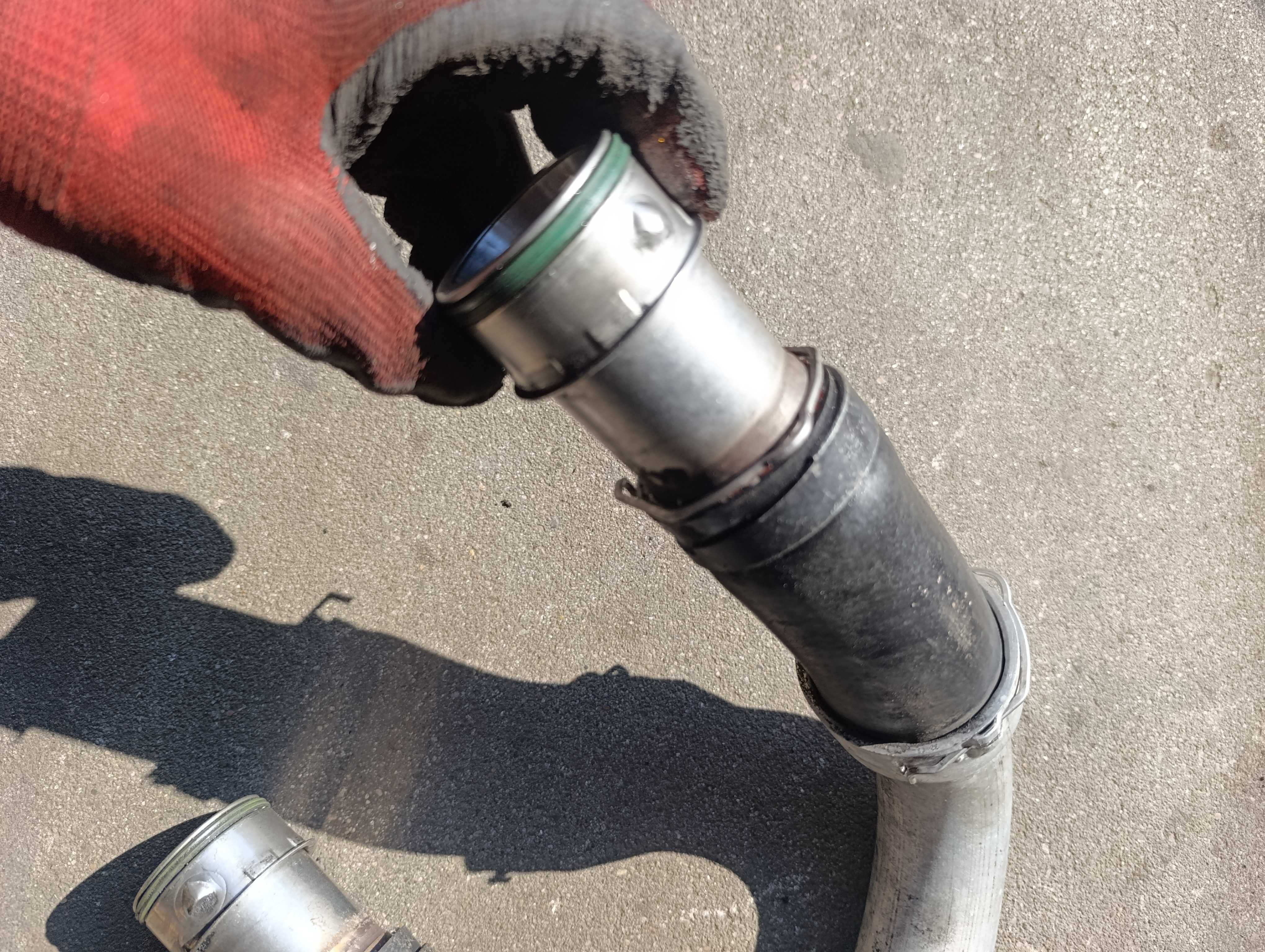 Rura/ wąż intercoolera do turba VW T5 2.5 tdi axd axe