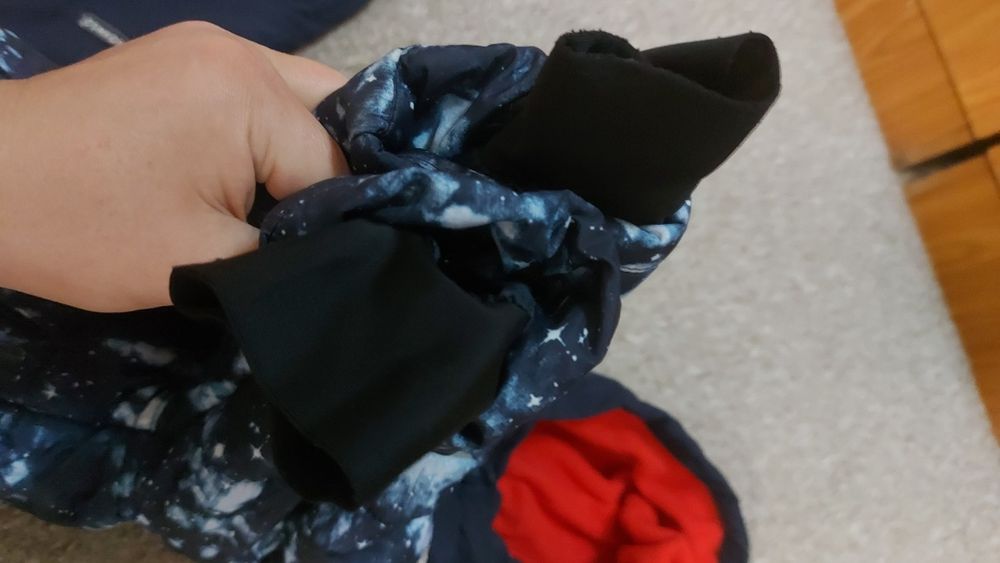 Зимовий дитячий комбінезон та светри