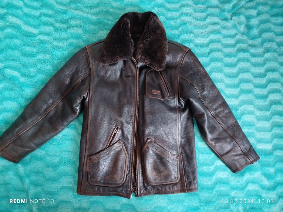 Шкіряна зимова куртка