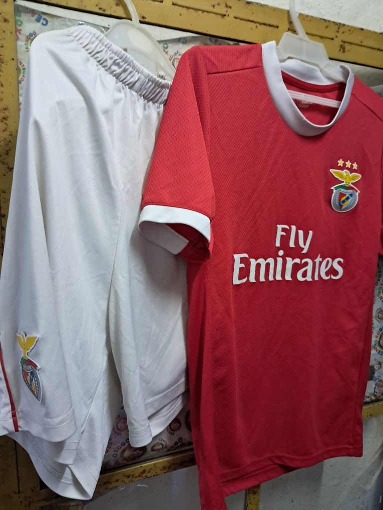 Camisola e calcoes do benfica,16 anos