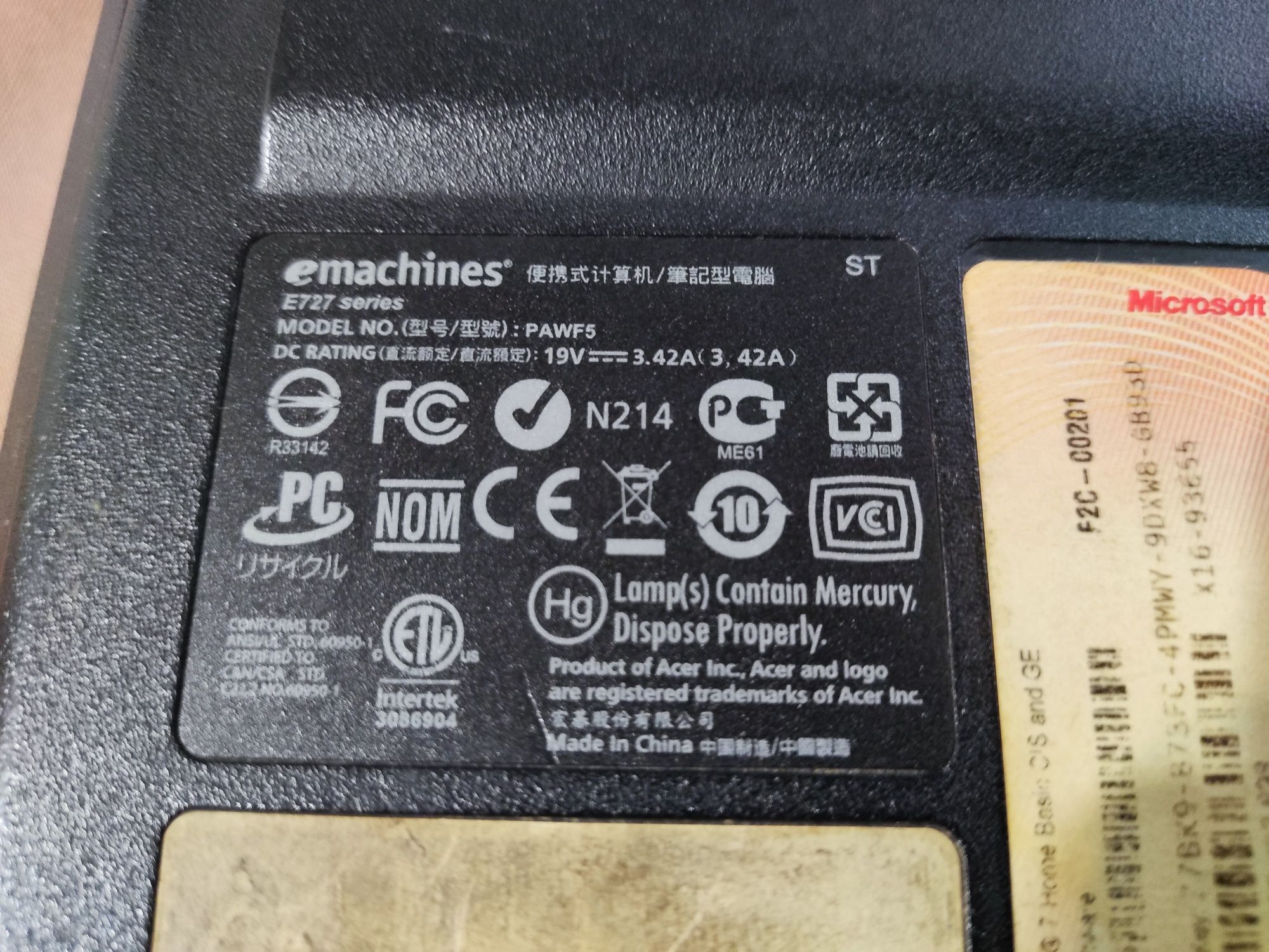 Ноутбук Emachines E727 series