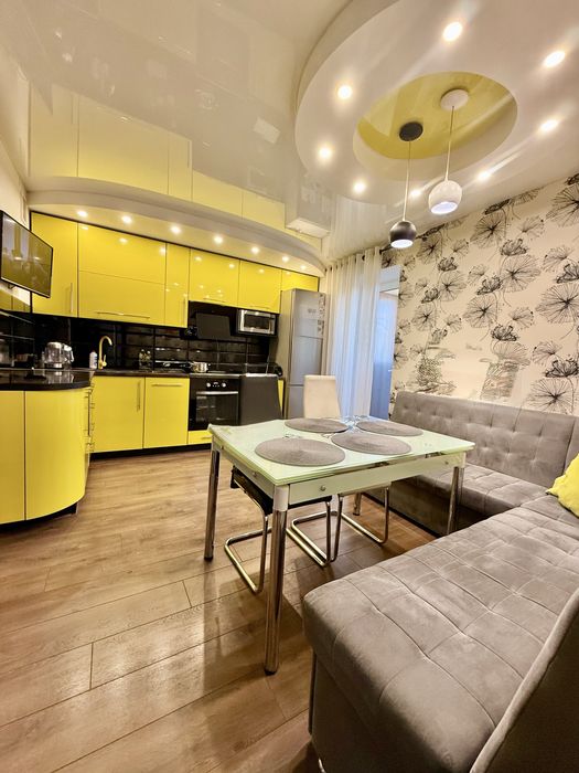 Продам 3к вул. Калинова 116 з меблями та технікою