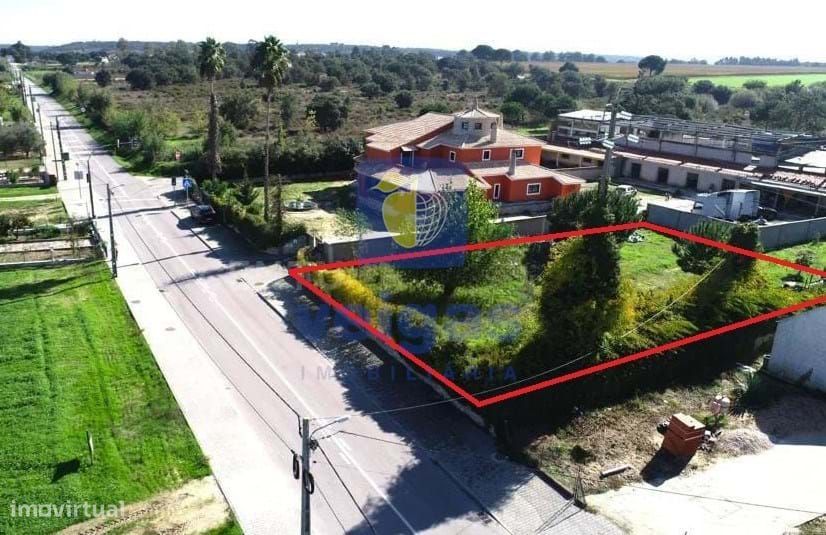 Terreno urbano à venda no concelho de  Salvaterra de Magos em zona tra