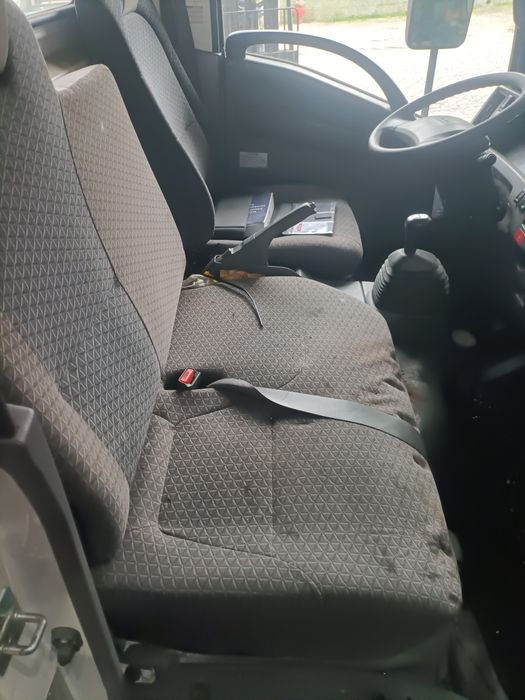 Cabine estreita isuzu