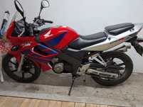 honda CBR 125 czerwona