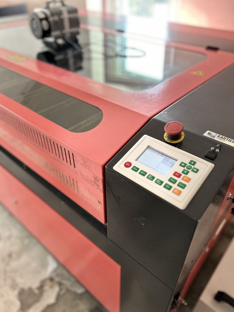 Ploter laserowy CO2 100W, 1300x900