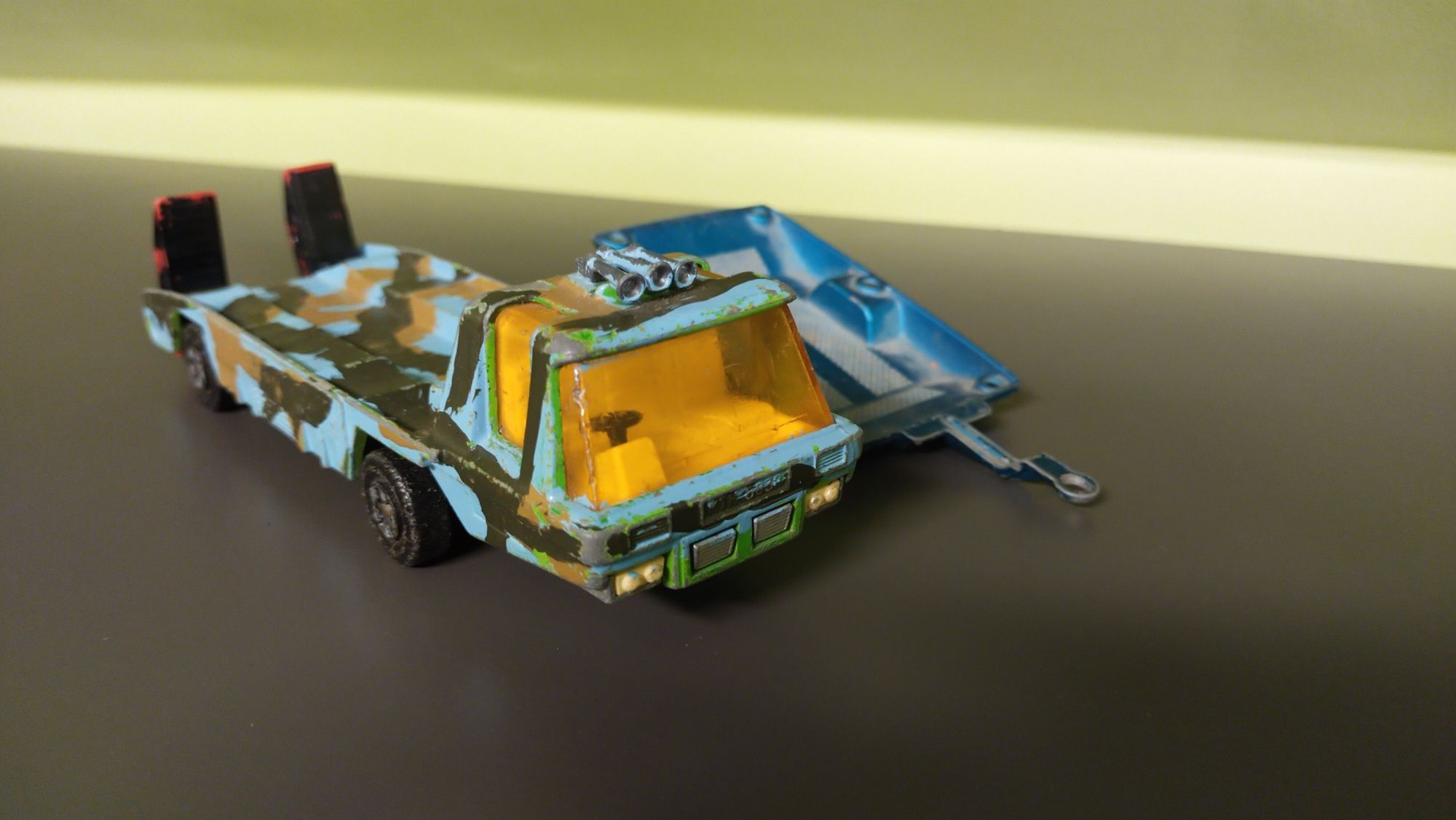 Zestaw przyczepa  ciężarówka matchbox jak siku