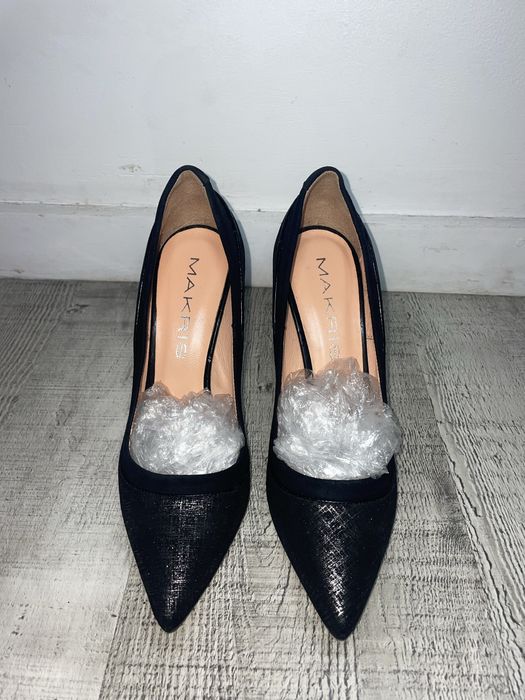 Saltos altos em pele