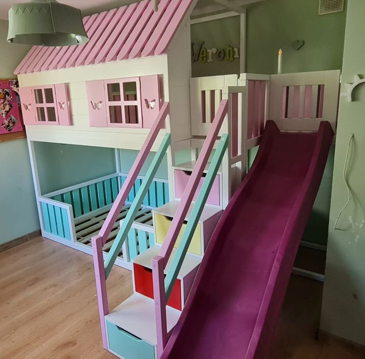 Łóżko piętrowe domek drewniany 120x180 ze zjeżdżalnią