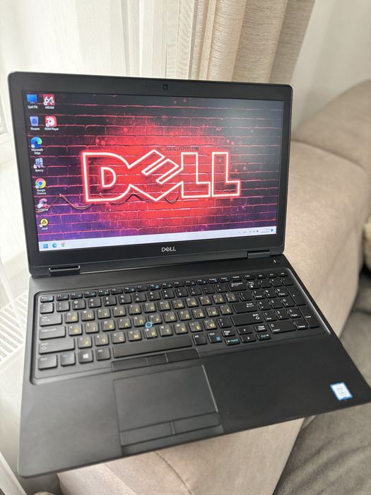 Ноутбук DELL E5590 Екран 15.6*(Intel Core i3-7130U/ Ram 8GB /SSD 256GB