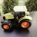 Traktor zabawkowy