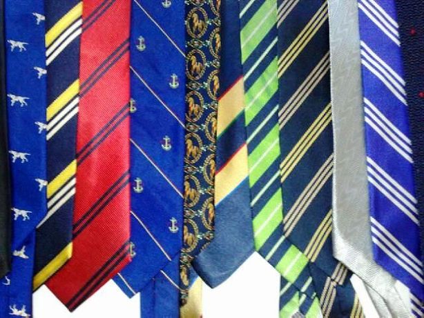 Gravatas de marca tendencia NOVAS_ 5 euros  (15 gravatas - 50 euros)