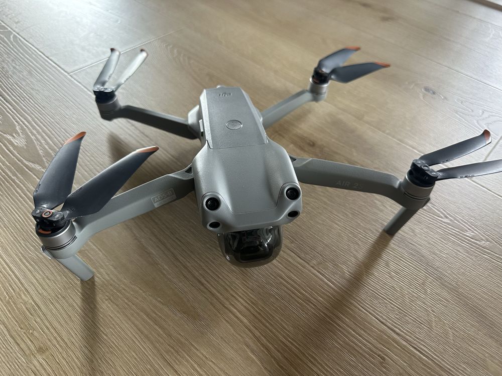 Dron dji air 2 s używany w pełni sprawny, komplet akcesoriów