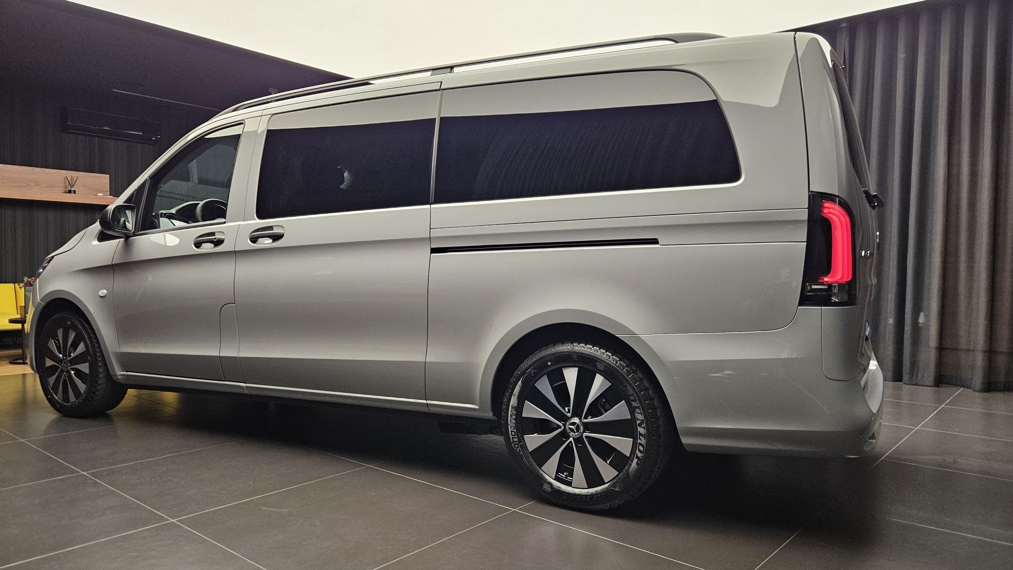 Wynajem wypożyczalnia Bus 9 osobowy Mercedes Vito