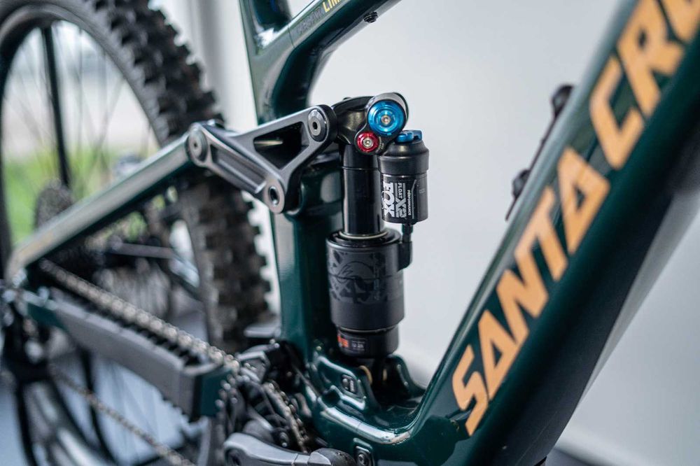 Santa Cruz Vala Tam. M - Fox Grip2 + Fox x2 c/ fatura IVA discriminado