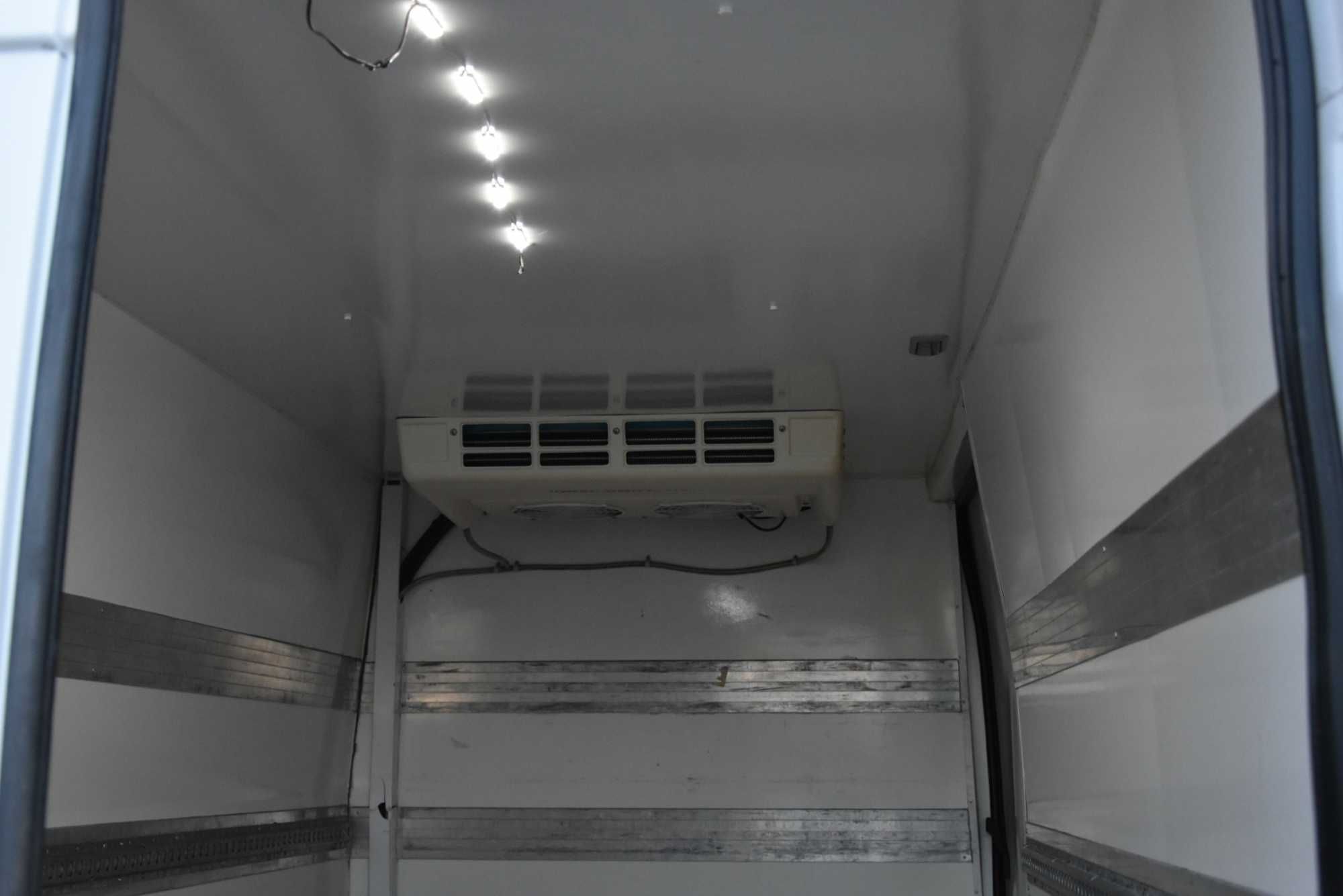 Chłodnia wynajem wypożyczalnia samochodów dostawczych BUS