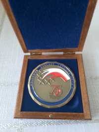 Sprzedam medal okolicznościowy.