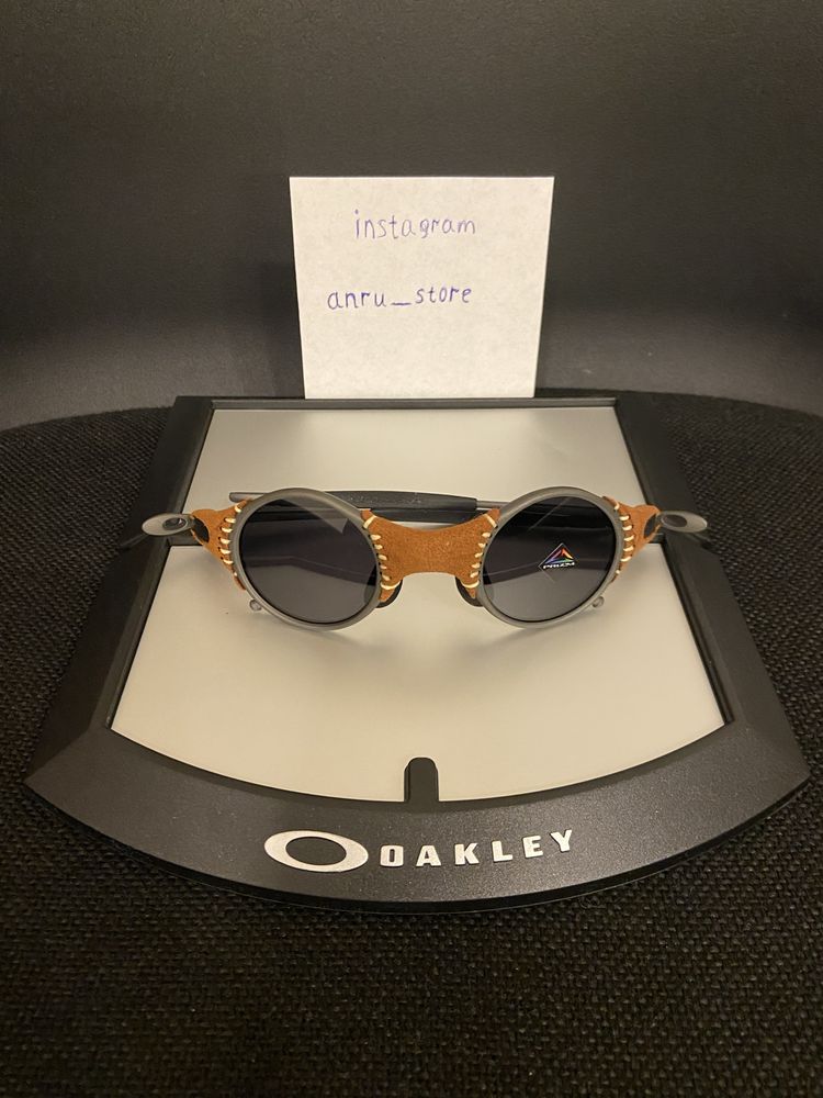 Oakley очки солнцезащитные