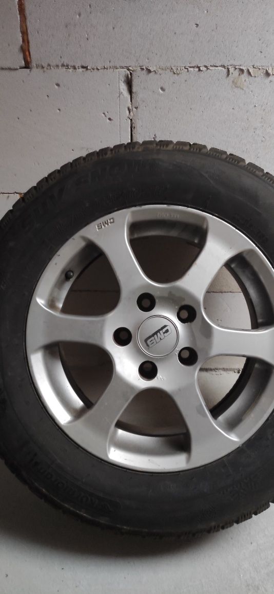 Alufelgi z nowymi oponami zimowymi wzmacnianymi 215/65 r16