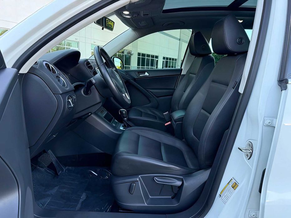 Volkswagen Tiguan      2015