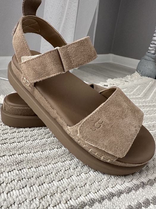 Босоніжки натуральний замш UGG