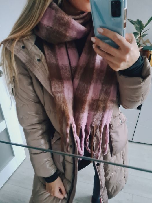 Piękny szal wiosenny pudrowy różowy brązowy krata kratka w kratę