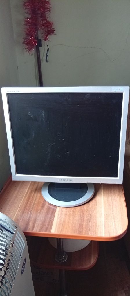 Продам монитор Samsung "19"