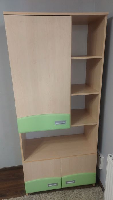 Меблі дитячі комплект !!!  Ліжко 2 шт,  комод, стіл письмовий, пенал,