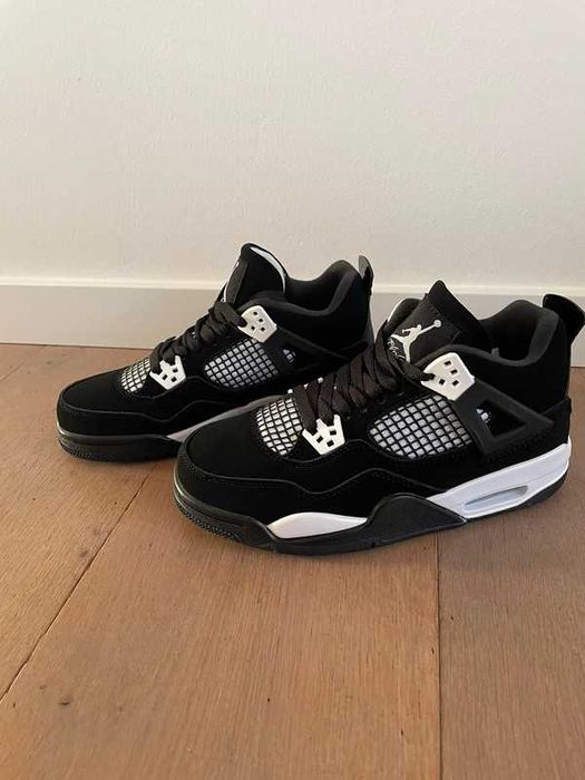 Jordan 4 Retro White Thunder R.43