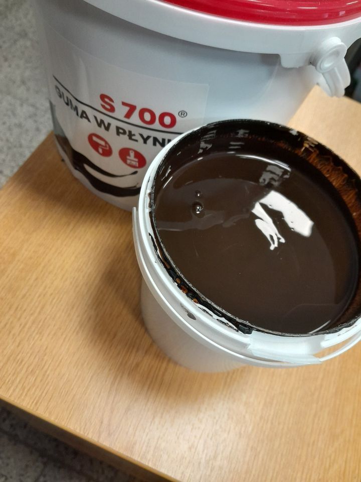 Masa bitumiczna, guma w płynie Canada Rubber czarna