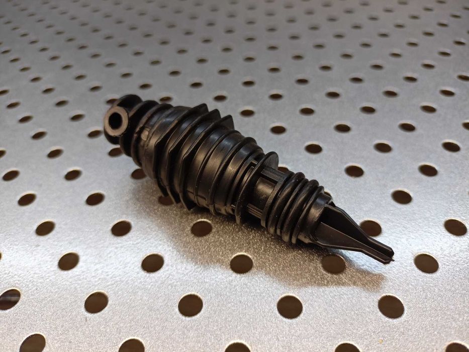 Odpowietrznik do kompresora olejowego 18mm wciskany odpoweitrznik 3/8"