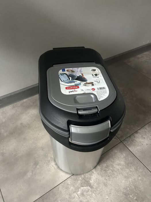 Pojemnik na karme dla psa kota na  zwirek szcelny  12 kg