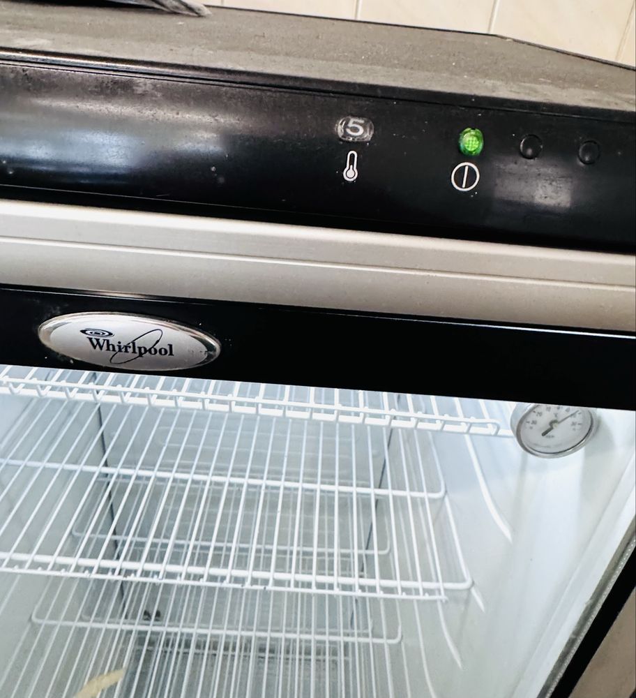 Witryna chłodnicza whirpol ADN202/2 275l LED Profesional jak nowa
