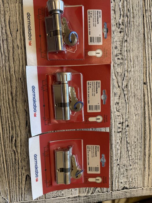 Поворотный цилиндрический профиль 32,5 / 42,5 мм с 3 зажимами