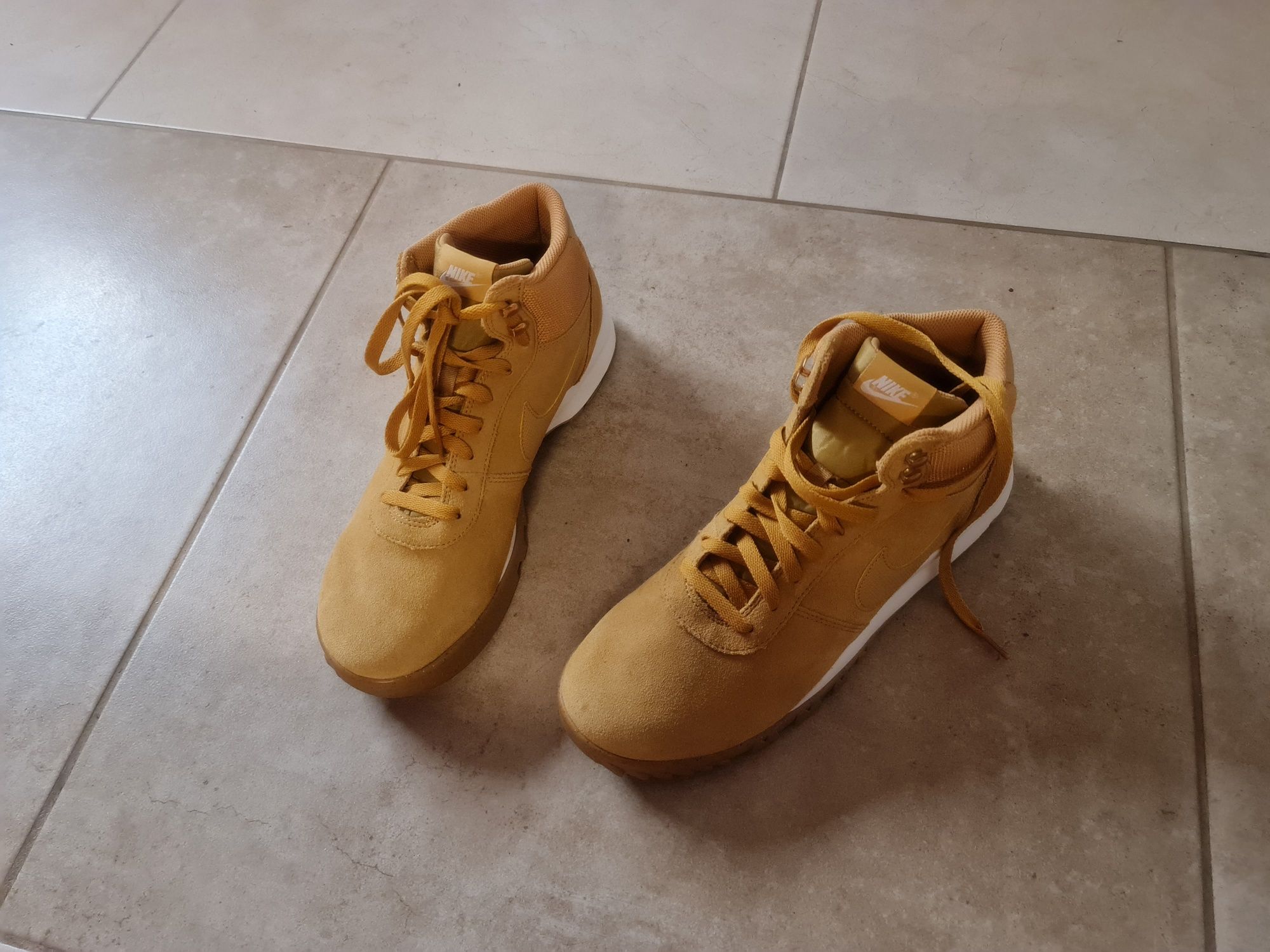 Продаю чоловічі спортивні ботинки Nike розмір.45.5