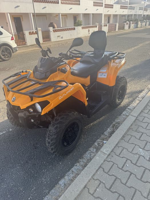 Moto 4 Can Am 570 como nova