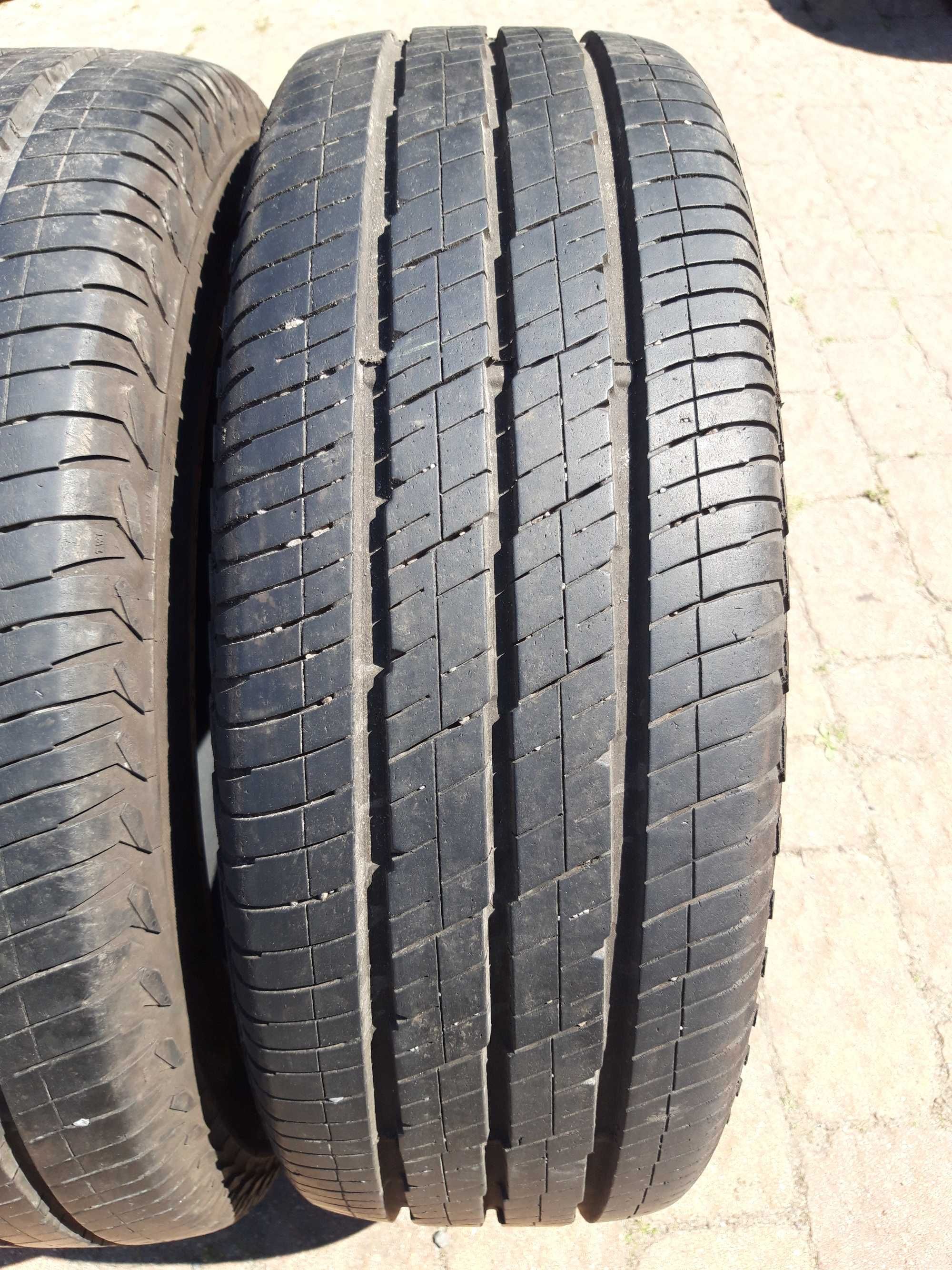 215/65/16 C 109/107T Continental Vanco 2