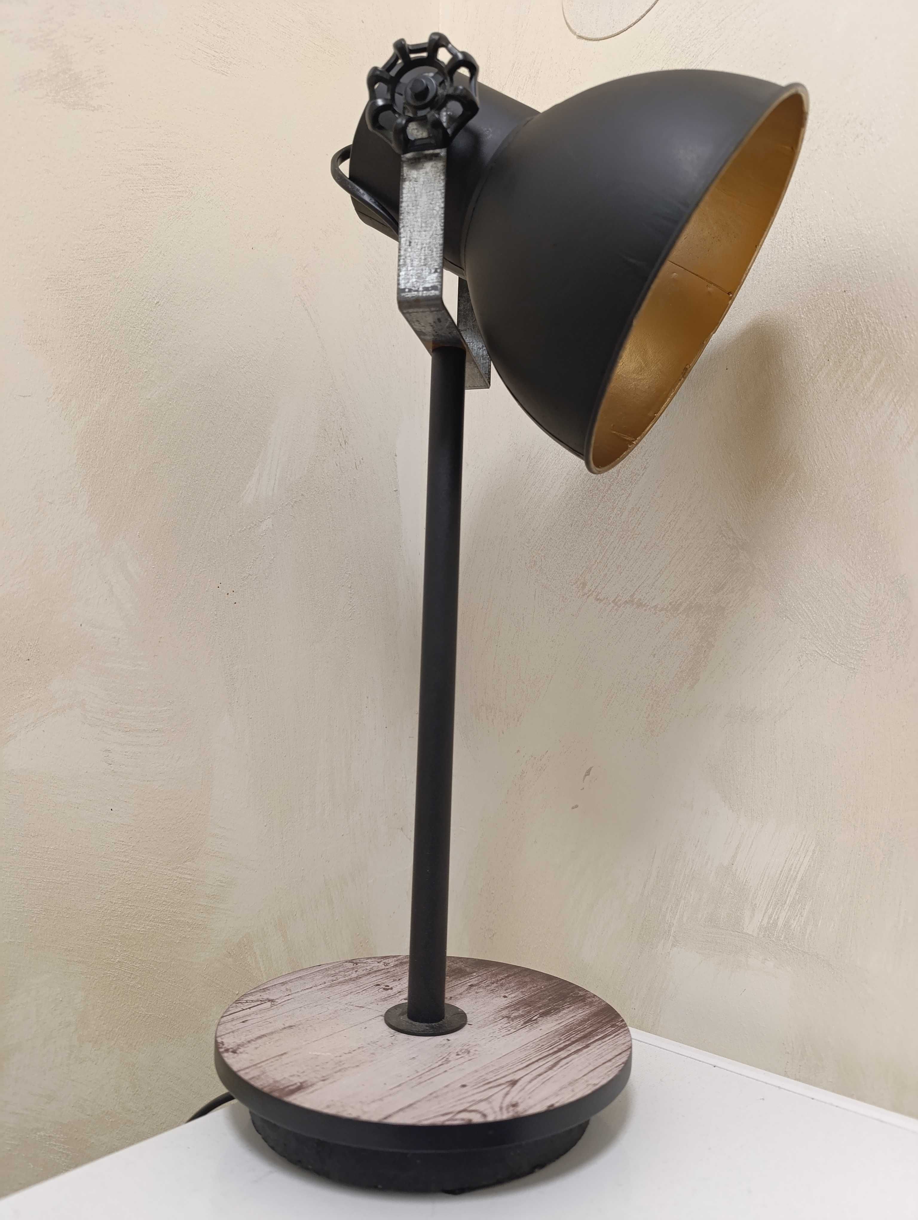 Lampa loftowa - orginalny wzór