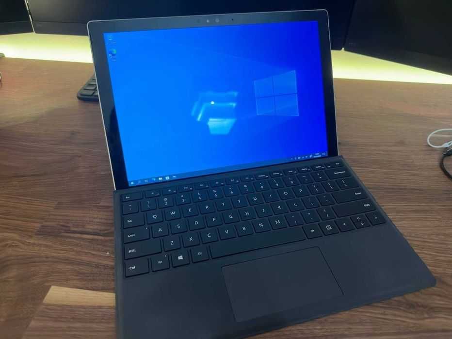 Microsoft Surface Pro 4 (Intel Core i5)