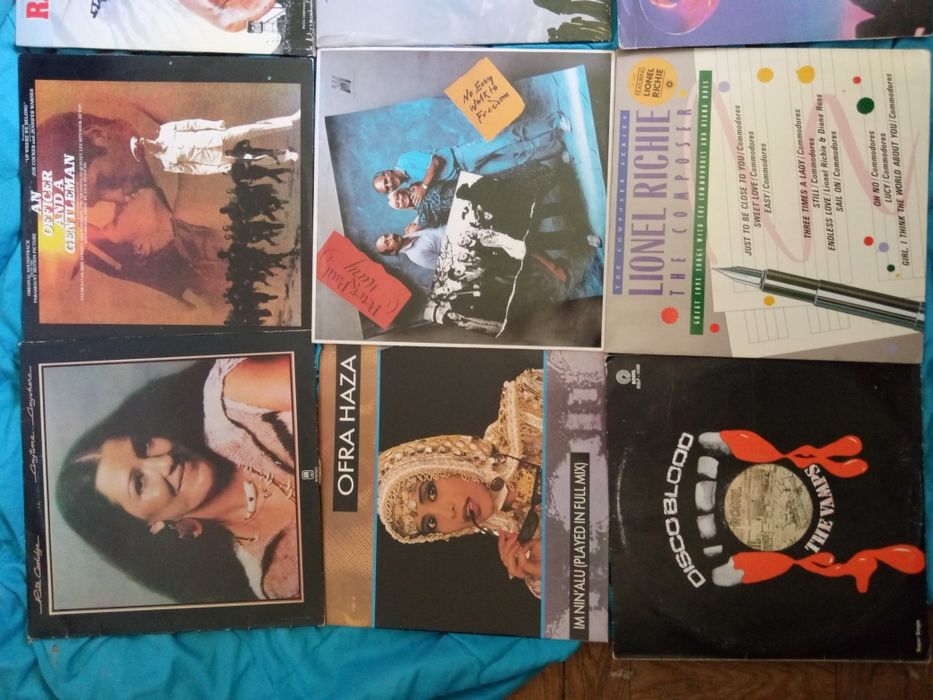 12 Vinils incluindo Evita
