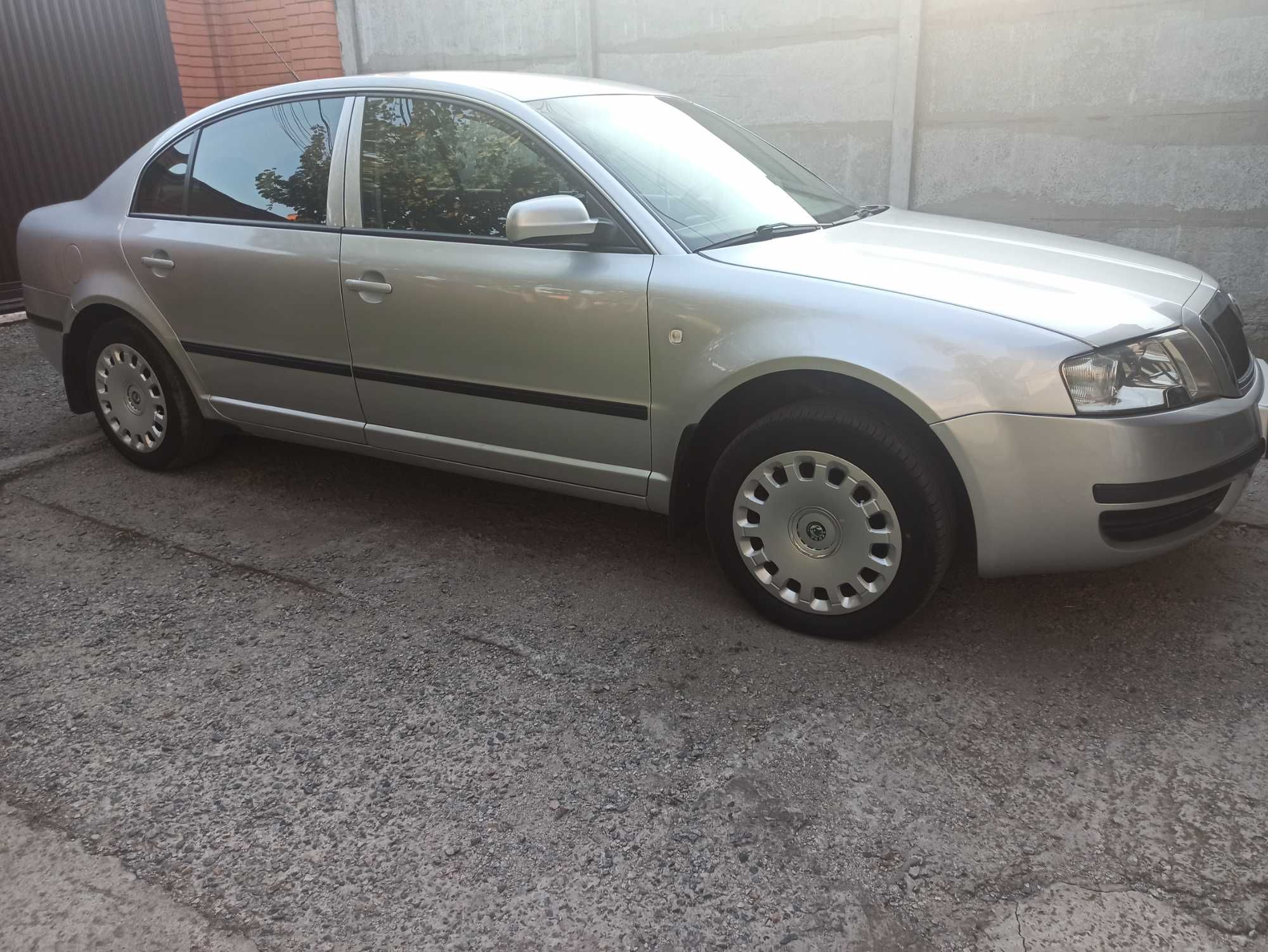 Skoda Superb 1 седан