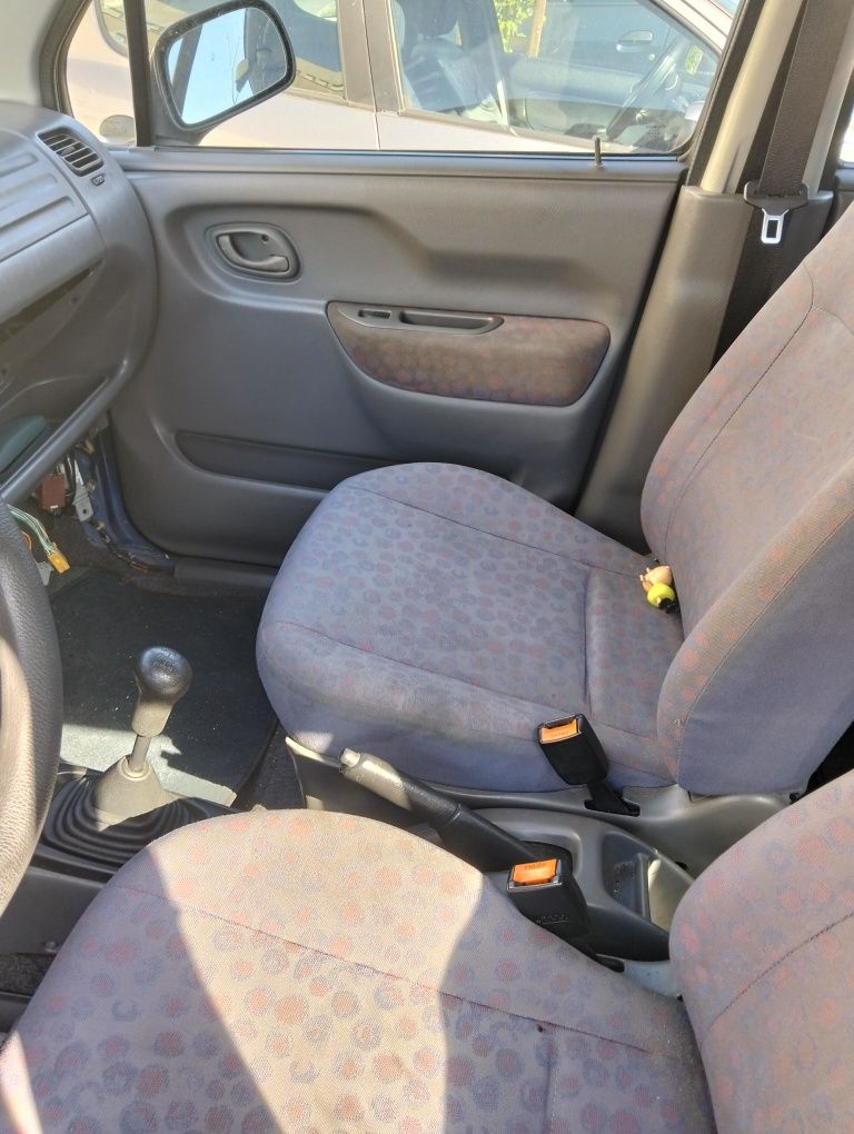 Suzuki wagon r+.