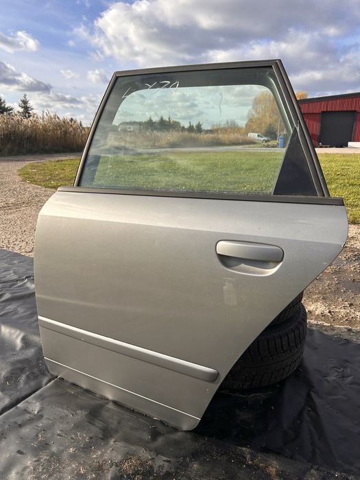 Drzwi Audi A4 B6 lewy przód/lewy tył/kombi/kod LY7Q