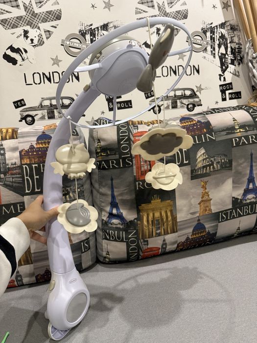 Музичний мобіль на ліжечко