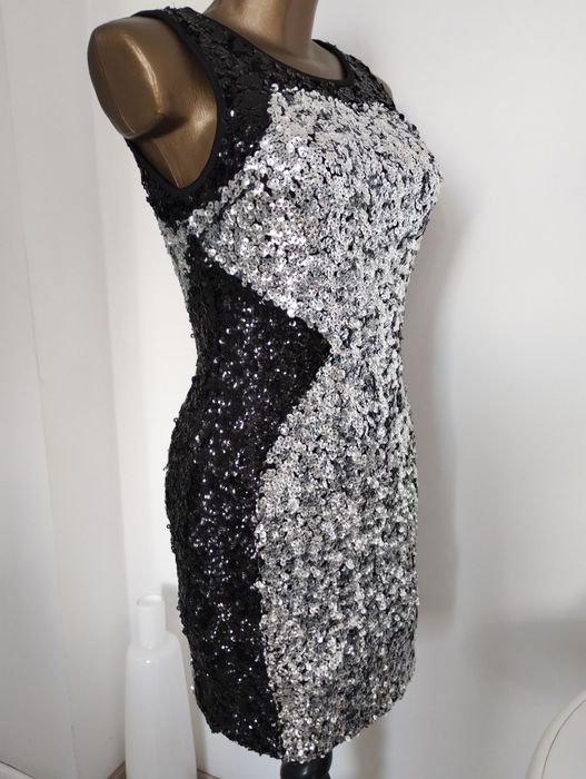 SOPHYLINE, cudna cekiny ołówkowa r. 36/38